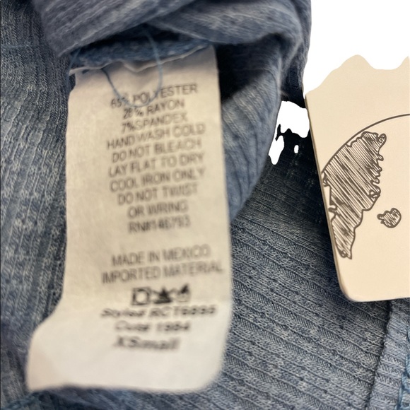 Love Wins Blue sz XS Top Deep V- Neck NWT Sleeveless Ribbed Knot Detail Modest - Picture 10 of 14